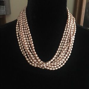 Plunder blush pearl like necklace